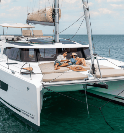 Catamarán Fountaine Pajot FP 41 navegando a vela