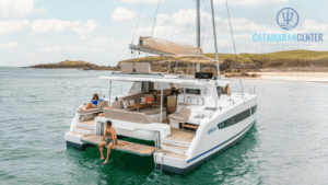 Vista exterior del catamarán Fountaine Pajot FP 41