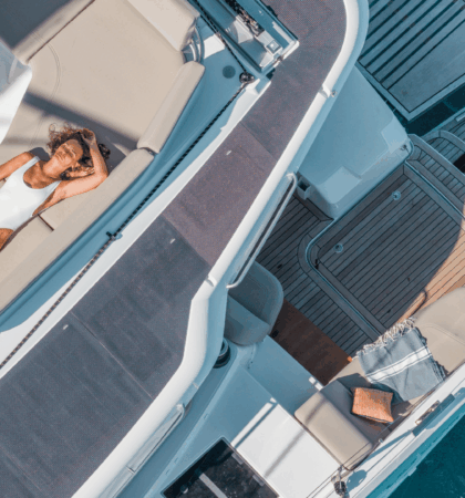 Vista aerea Fountaine Pajot FP 44 en navegación