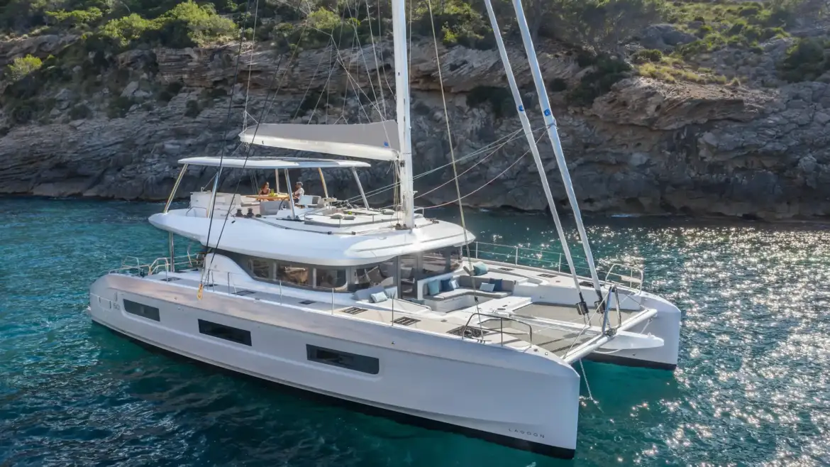 Lagoon 60