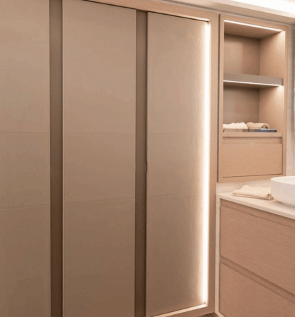 aseo de lujo del fountaine pajot thira 80