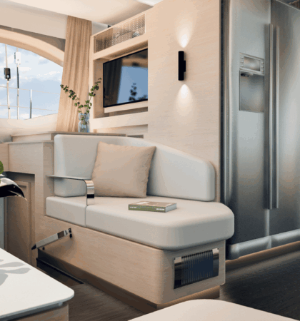 sala de estar del catamarán FP55