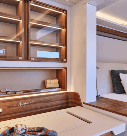 Despacho cabina VIP del Power 80 - Fountaine Pajot