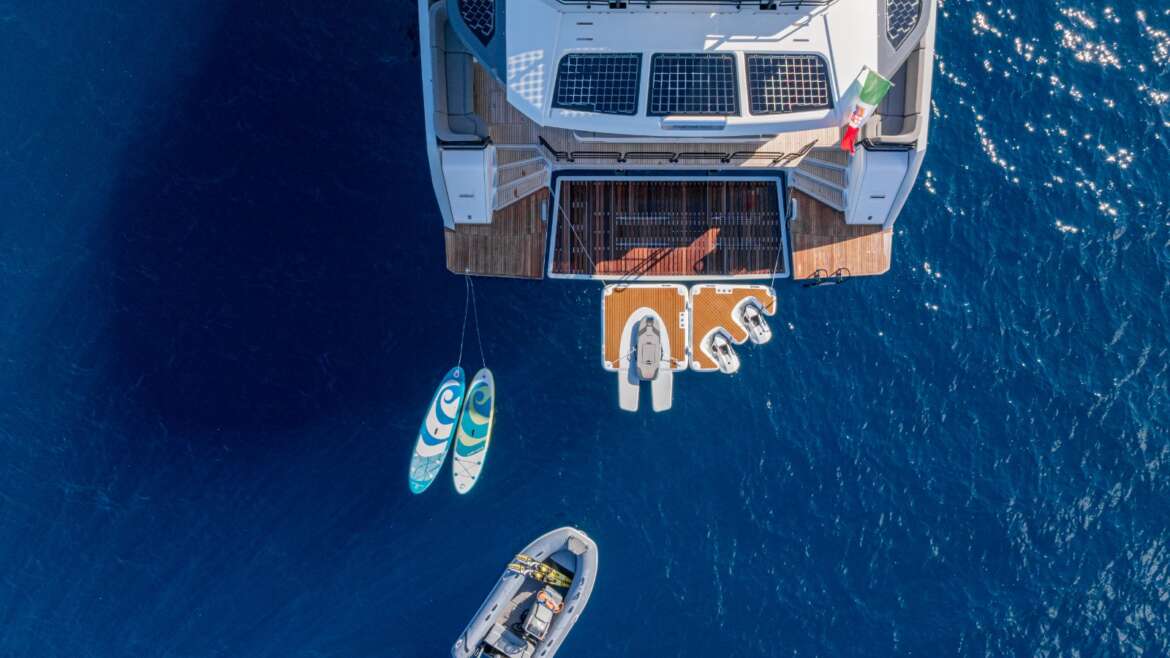 Fountaine Pajot Thíra 80 en el Palma International Boat Show